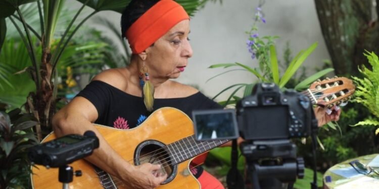 Lucinha Cabral luta contra o câncer (Foto: Reprodução/ Internet).