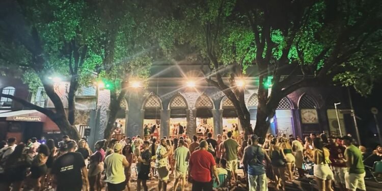 Botecos e bares tem trazido vida para a noite boêmia manauara (Foto: Reprodução/Redes Sociais).