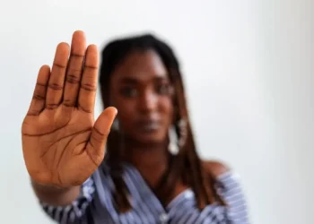 Em média, morrem, segundo a pesquisa, 2,2 mil mulheres baleadas todos os ano