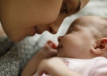 Número de filhos por mulher no Brasil caiu 13%