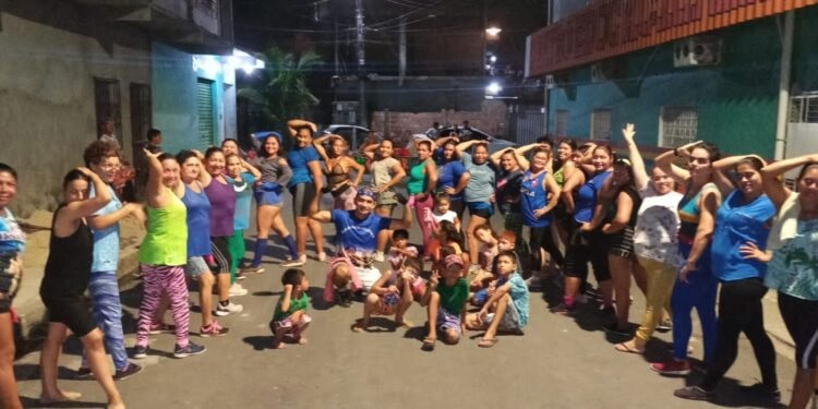 Projeto Resgate Urbano traz atividade física gratuita na Cidade de Deus (Foto: Divulgação).