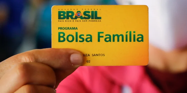 Bolsa Família é um programa federal para assistência das famílias mais vulneráveis financeiramente - (Divulgação/ Internet)