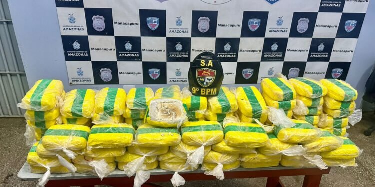 PMAM prende seis homens e apreende 100 quilos de pasta base de cocaína, em Manacapuru