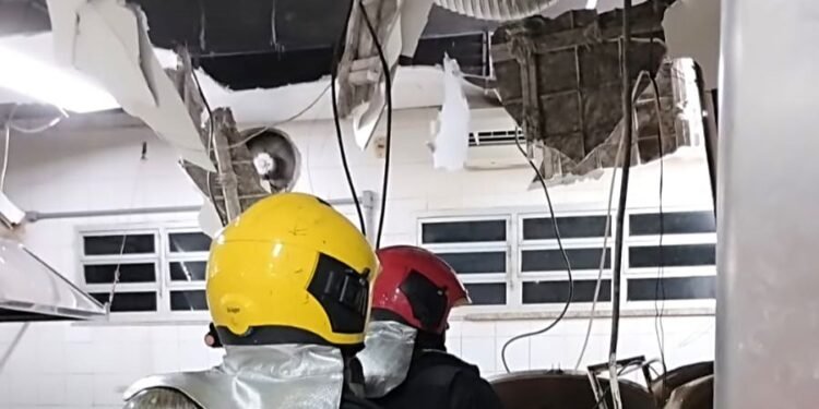 O homem foi resgatado após a explosão de uma panela de pressão - (Foto: Divulgação/CBMAM)