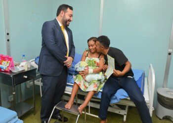 O o casamento civil do casal indígena João Ramos Moraes, 41 anos, com Lenilda Alves França, 32 anos, ambos da etnia Yanomami, foi realizado na noite deste domingo, 10/3, pelo juiz auxiliar da Corregedoria-Geral de justiça, Áldrin Rodrigues, no Hospital da Guarnição de São Gabriel da Cachoeira