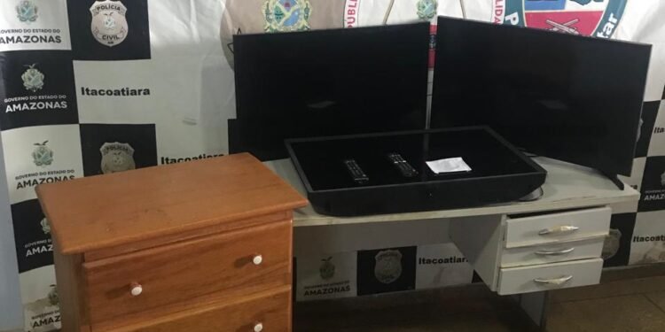 Objetos furtados - (Foto: Erlon Rodrigues e Divulgação/PC-AM)