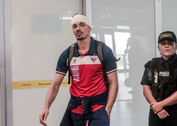 O ônibus com a delegação do Fortaleza foi apedrejado no início da madrugada do último dia 22