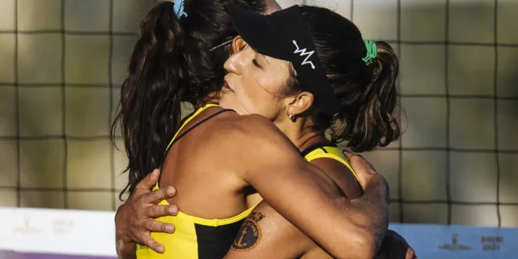 Bárbara Seixas e Carol Solberg - (Foto: Divulgação/ FIVB)