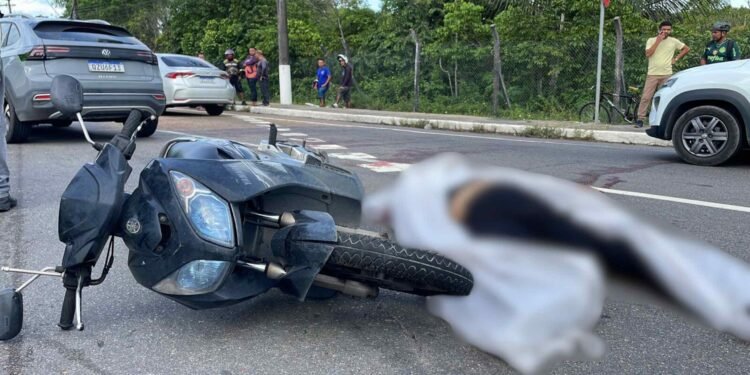 Motoqueiro morre após colidir com motorista sem habilitação - (Diana Rodrigues/Rios de Notícias).