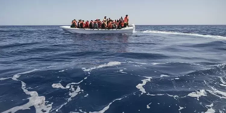 barco-com-refugiados