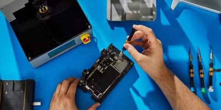 Iphone em manutenção - (Foto: Apple/Divulgação)