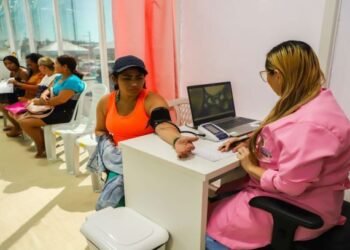 O serviço móvel de Saúde da Mulher, da Semsa, dispõe de três unidades itinerantes, oferecendo serviços e procedimentos da atenção básica - (Foto: Divulgação / Semsa)