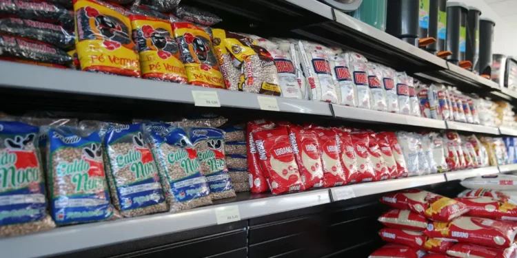 Alimentos da cesta básica nacional - (Foto: Geraldo Bubiniak)