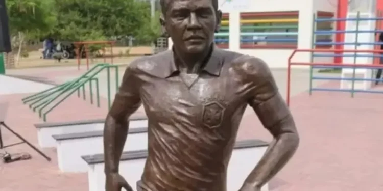daniel-estatua