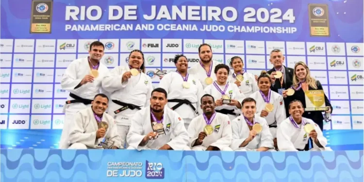 Equipe brasileira de Judô - (Foto: Anderson Neves/CBJ)