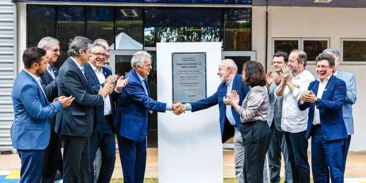 Durante discurso, Lula destacou a importância da fábrica para o acesso da população ao insumo - (Foto: Ricardo Stuckert)