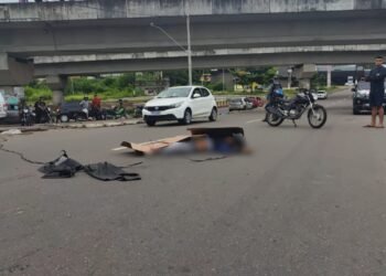 O Instituto Médico Legal (IML) realizou a remoção do corpo - (Foto: Reprodução/ Internet)