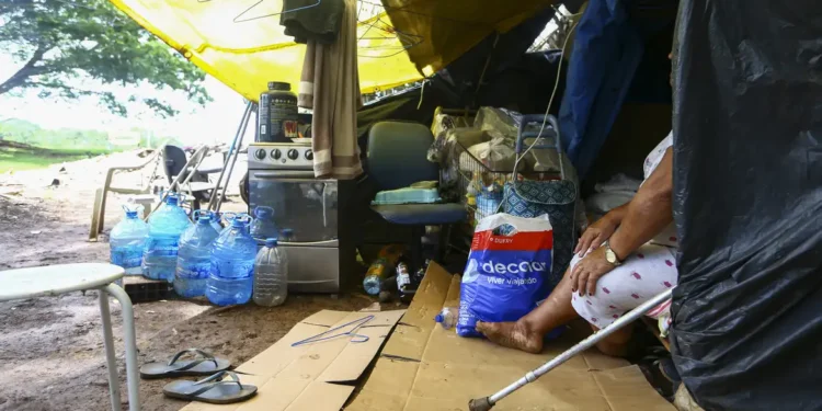 Pessoa em situação de vulnerabilidade no Brasil - (Foto: Marcelo Camargo/ Agência Brasil)