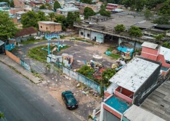 O terreno do Alvorada, com 4.570,00m2, está localizado na Rua Vivaldo Lima, S/N, e foi doado oficialmente pela União - (Foto: Matheus Santos/Suhab)