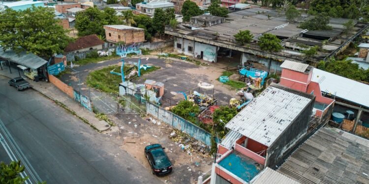 O terreno do Alvorada, com 4.570,00m2, está localizado na Rua Vivaldo Lima, S/N, e foi doado oficialmente pela União - (Foto: Matheus Santos/Suhab)