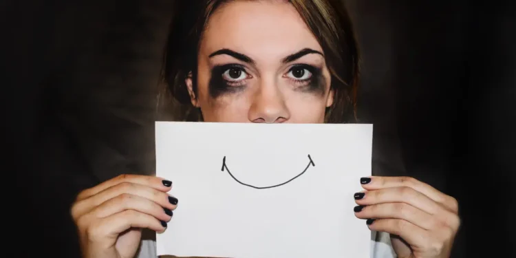 Positividade tóxica: saiba como pode ser prejudicial a insistência em ver o lado bom de tudo