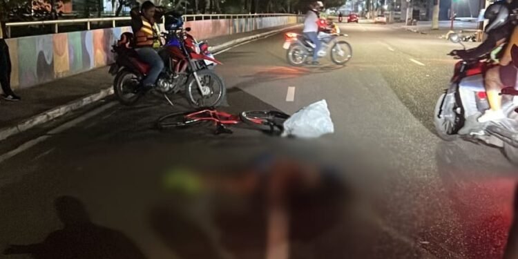 Acidentes de trânsito mata homem e deixa ciclista ferido, na zona Oeste de Manaus