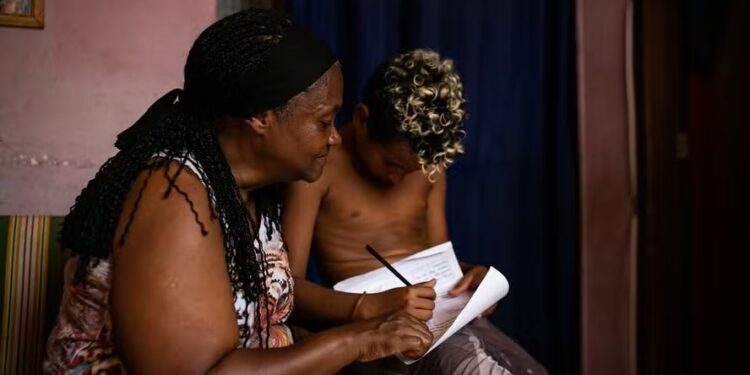 Mais de 20% da população é analfabeta em 10 municípios do Amazonas; veja quais