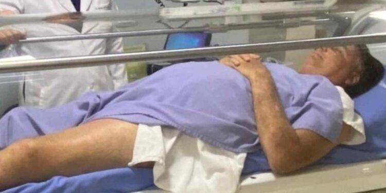 Ex-presidente Bolsonaro esteve internado em Manaus com doença na pele - (Reprodução).