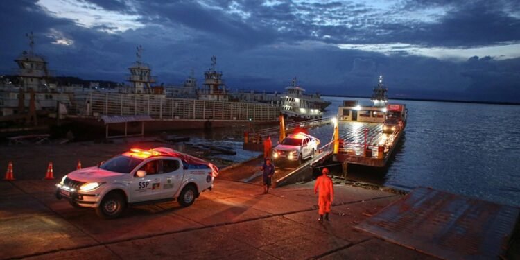 Bombeiros do Amazonas partem para ação de ajuda humanitária ao Rio Grande do Sul