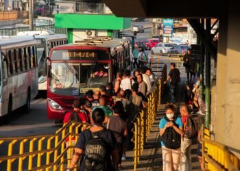 Ônibus: Manaus renovou 51,7% da frota nos últimos 12 anos, mas problemas antigos continuam