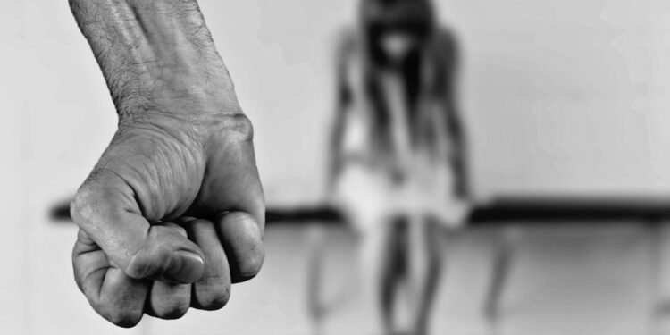 O crime de estupro de vulnerável configura-se com a conjunção carnal ou prática de ato libidinoso - (Foto: Reprodução/ Internet)