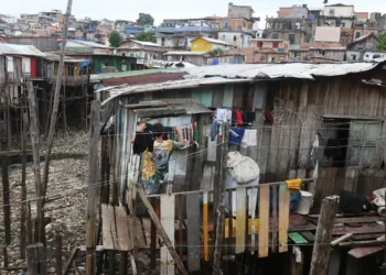 Déficit habitacional em Manaus atinge mais de 103 mil domicílios; mulheres são mais afetadas