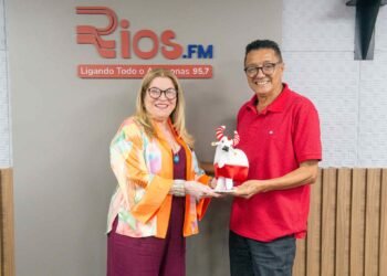 Rivaldo Pereira, do MAG e a apresentadora Mazé Mourão, da Rádio Rios de Notícias (João Dejacy/Rios de Notícias)