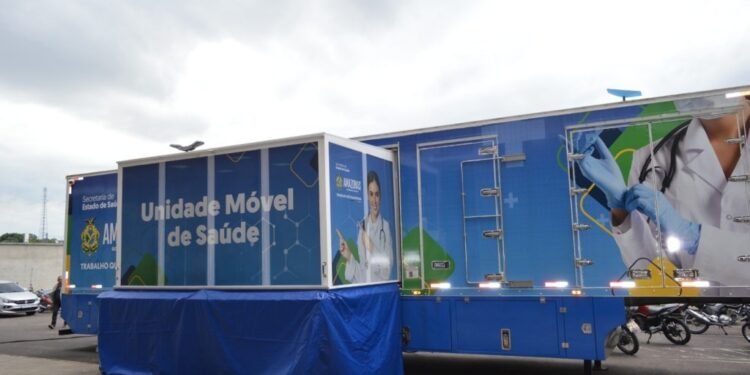 Unidade móvel de saúde no interior
