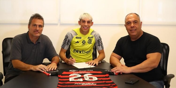 O atacante amazonense do Flamengo teve seu contrato renovado (Divulgação/FLA)