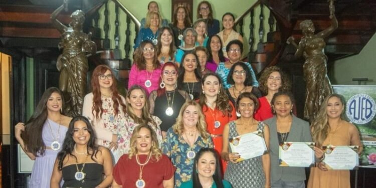 Associação de Jornalistas e Escritoras do Brasil prestam homenagem a poetas amazonenses