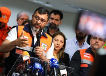 Wilson Lima em coletiva - (Foto: Arthur Castro e Diego Peres/Secom)