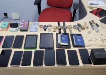 Objetos capturados pela polícia - (Foto: Divulgação/ PC-AM)