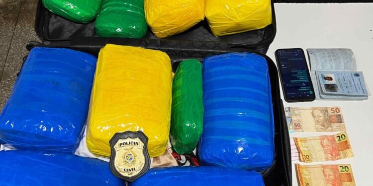 Tabletes de drogas apreendidos - (Foto: Divulgação/PC-AM)