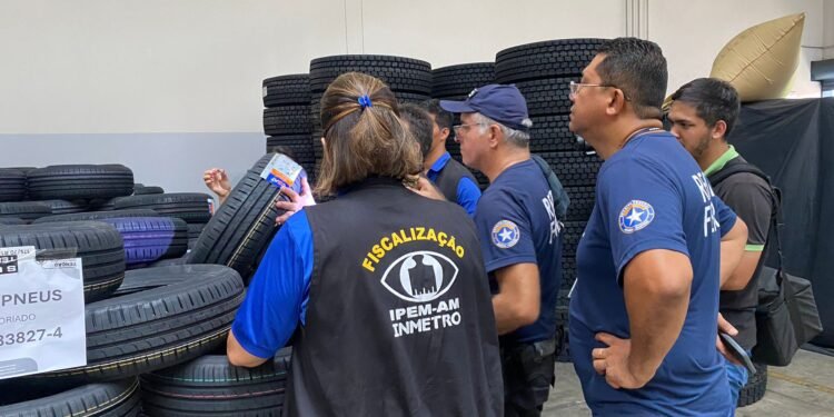 Fiscalização realizada em Manaus - (Foto: Divulgação)