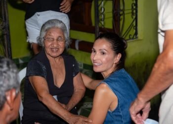 Michele Valadares - (Foto: Sidney Simas / Novo Parintins)