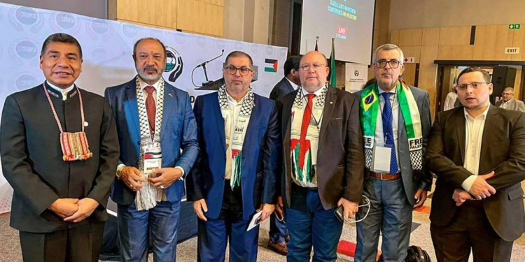 Deputado do PT posta foto com membro do Hamas em Conferência na África do Sul