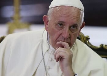 Papa Francisco é acusado de homofobia