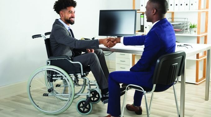 As PCDs têm direito a liberdade de exercer sua profissão, com igualdade de oportunidades - (Foto: Reprodução)