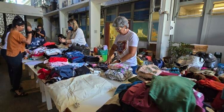 Cerca de 45 mil pessoas estão morando temporariamente em um dos 645 abrigos emergenciais - (Foto: Reprodução)