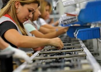 Mais da metade dos consultados acha que carga horária menor melhora qualidade de vida e saúde mental das pessoas - (Foto: Paulo Lacerda)