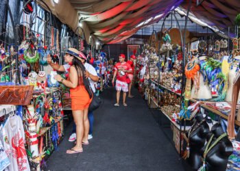 O local é visitado por turistas a todo momento - (Foto: João Dejacy/ Rios de Notícias)