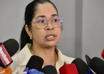 A delegada Joyce falou na coletiva sobre a prisão dos dois jovens