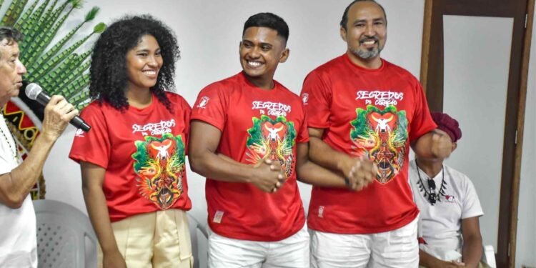 Da esquerda para a direita, Redlara Monteverde, Fernando Tenório e Cleudson Monteverde, do Boi Garantido (Tom Ribeiro)