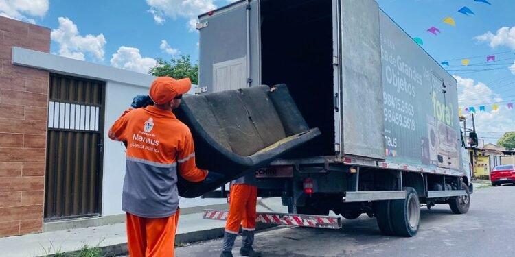 O morador deverá colocar os objetos na rua no dia agendado - (Foto: Arquivo / Semulsp)